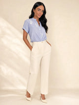 Camicia puro cotone gessata con ricami, collo alla coreana Livia