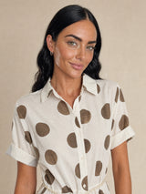 AE21180 BEIGE 07_bust_up