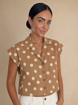 Camicia a pois smanicata a gilet con taschino frontale, elastico dietro Celestia