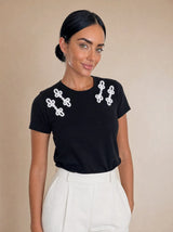 T-shirt con nodi cinesi applicati Loto