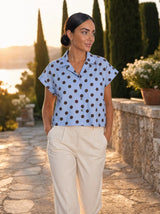 Camicia a pois smanicata a gilet con taschino frontale, elastico dietro Celestia