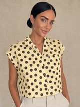 Camicia a pois smanicata a gilet con taschino frontale, elastico dietro Celestia