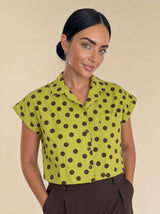 Camicia a pois smanicata a gilet con taschino frontale, elastico dietro Celestia